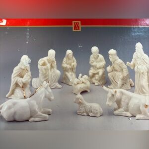 Classic Cream Nativity Scene Set